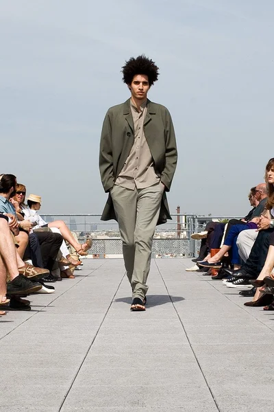 Look 17